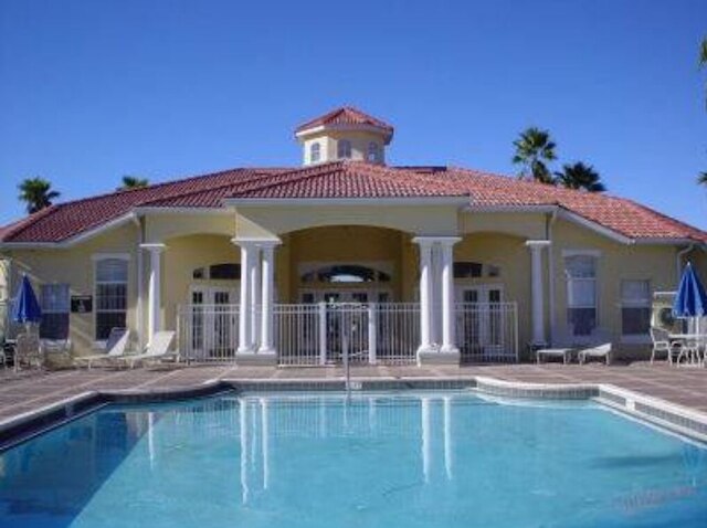 2724 ヒュージ 6 ベッドルーム エメラルド アイランド プール ホーム