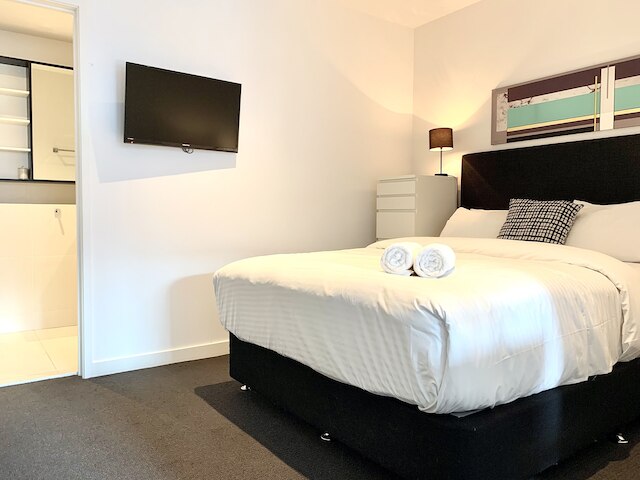 レアディセット アパートメンツ オン リトル コリンズ