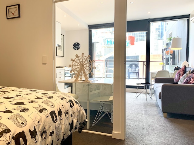 レアディセット アパートメンツ オン リトル コリンズ