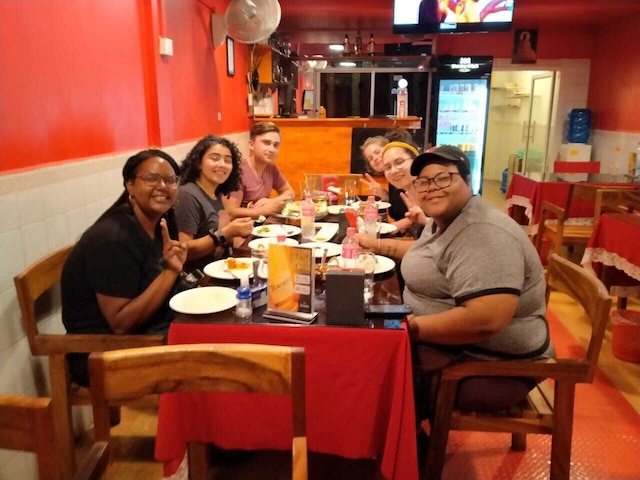 イースト & ウエスト ドミトリー アンド ゲストハウス