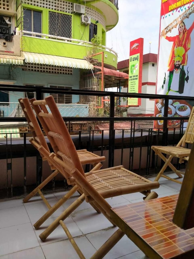 イースト & ウエスト ドミトリー アンド ゲストハウス