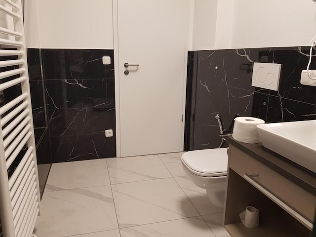 ホテル エミリアナ アム バーンホフ