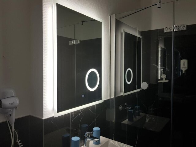 ホテル エミリアナ アム バーンホフ