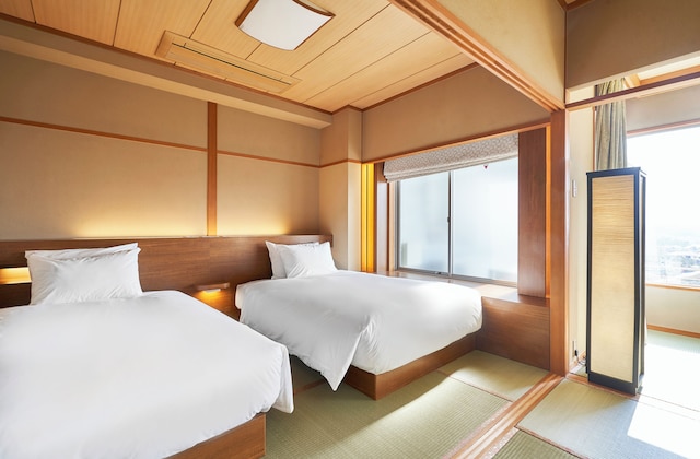 司ロイヤルホテル