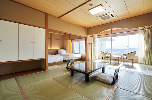 司ロイヤルホテル