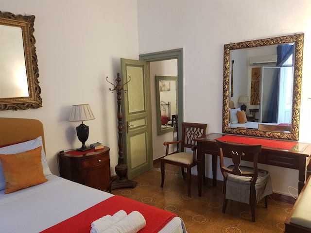 ハウス・ロードゥエ、パレルモの歴史的中心地