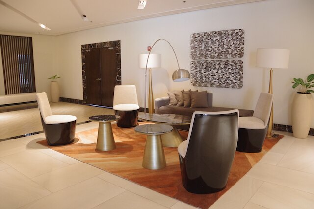 8 ニュータウン ブールバード