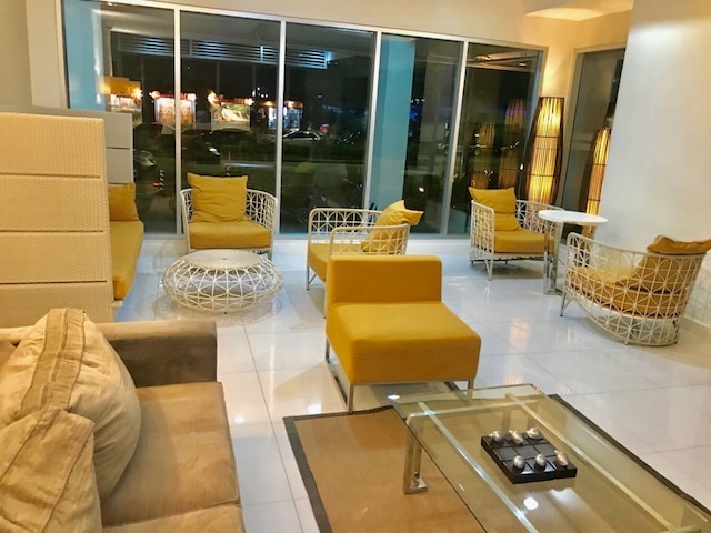 アヴダ タワーズ セブ タワー 2