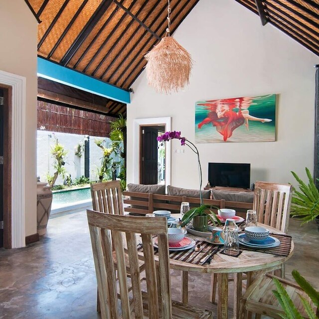 ヴィラ ウドジュン