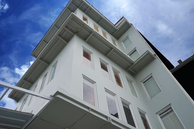 ウルームズ セナヤン