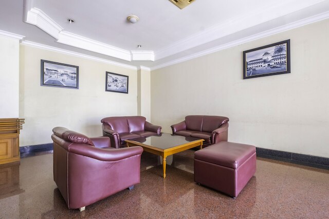 スーパー OYO コレクション O 25 ホテル バルティカ