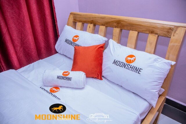 ムーンシャイン ウォーカーズ