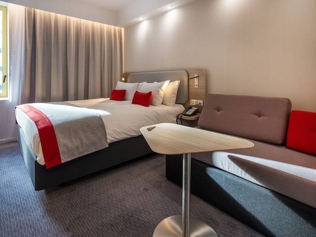 ホリデー イン エクスプレス ニース グラン アレナス by IHG