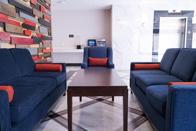 ロータス ブルー イン & スイーツ