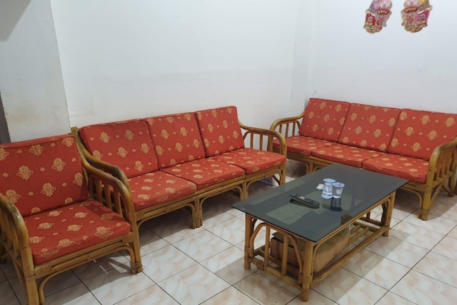 スポット オン 2422 コスト ラグーナ