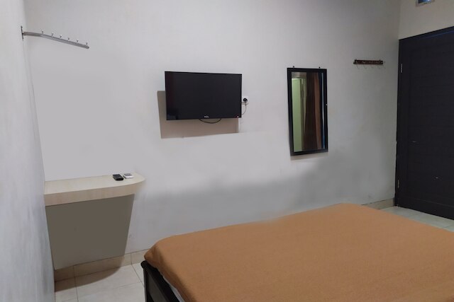 OYO 2654 ユリア ゲストハウス ニア コピ バジャワ フローレス NTT テベット