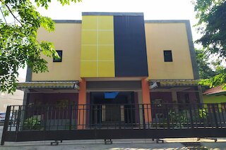 OYO 2654 ユリア ゲストハウス ニア コピ バジャワ フローレス NTT テベット