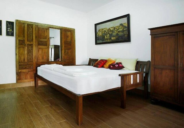 ロニア マウンテン ヴィラ レンバン