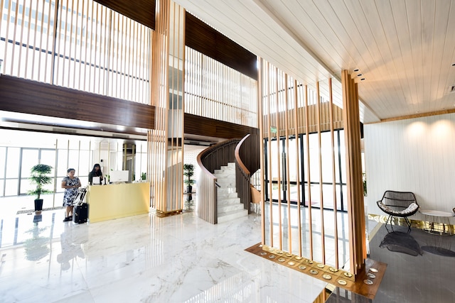 ロヴィナ at ワンレジデンス