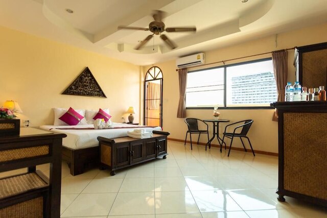 チャング チャーリー イン