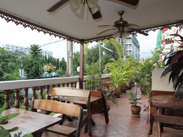 チャング チャーリー イン