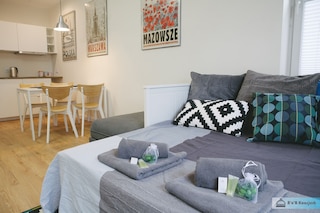 ワルシャワ コンシェルジ ウォラ エキスポ