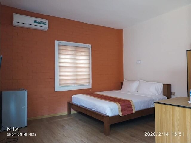 サンライズ スクエア モーテル