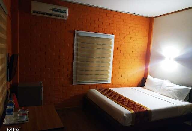 サンライズ スクエア モーテル