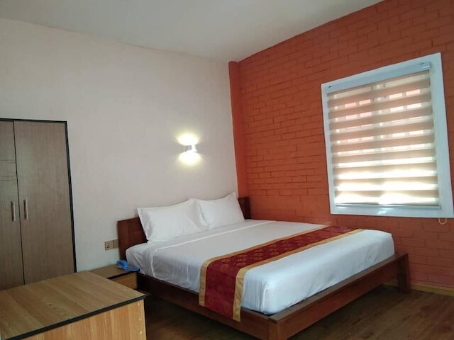 サンライズ スクエア モーテル