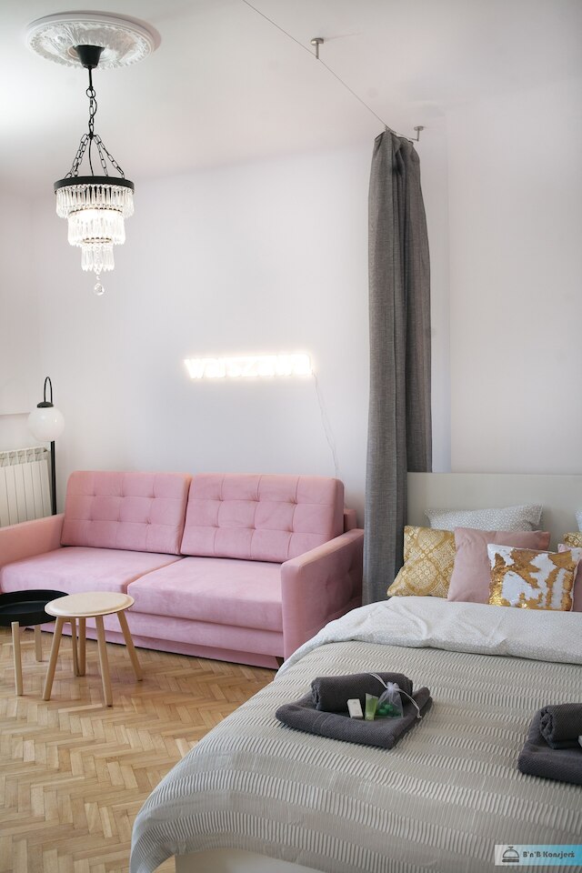 ワルシャワ コンシェルジ ロイヤル バス スタジオ