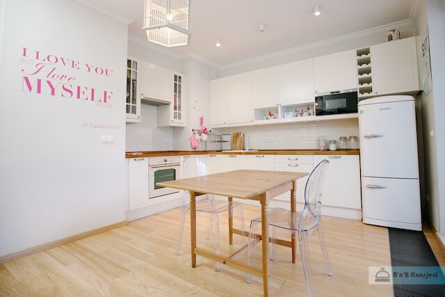 ワルシャワ コンシェルジ ビストゥラ アパートメント