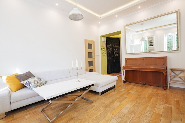 ワルシャワ コンシェルジ トラベラーズ ネスト フスポルナ