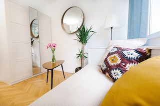 ワルシャワ コンシェルジ スクエア グジボフスキー