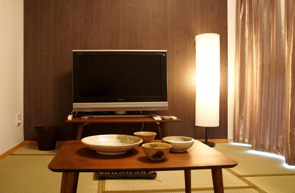 Tiara Court West apartment