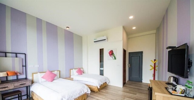 The Riverview Retreats