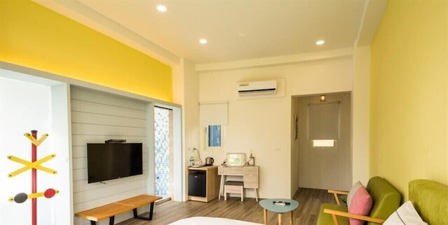 The Riverview Retreats