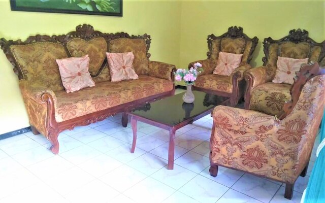 ヴィラ トリジャヤ