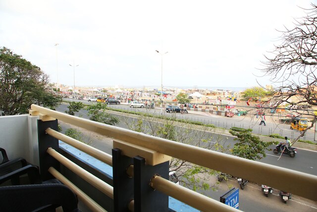 コラム エリオッツ ビーチ