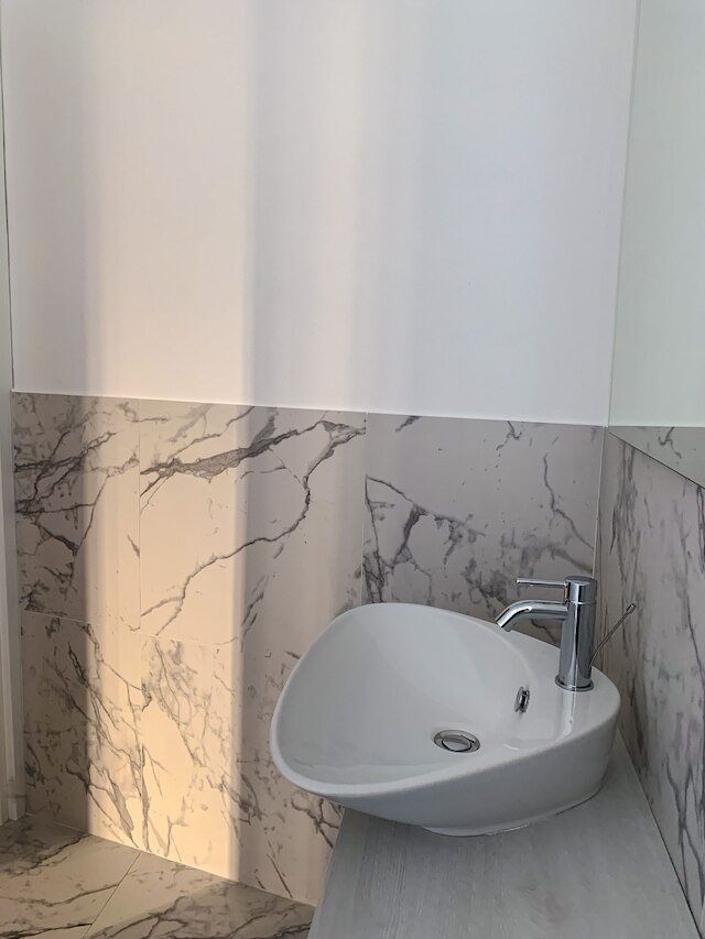 ボブ W ティチネーゼ