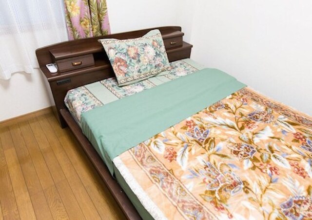 Centrally Located Deluxe Furnished.2