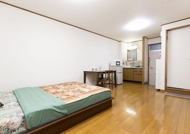 Centrally Located Deluxe Furnished.2