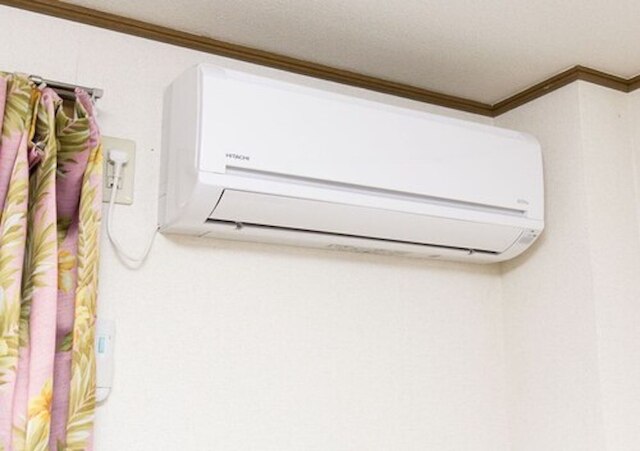 Centrally Located Deluxe Furnished.2