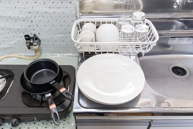 Centrally Located Deluxe Furnished.4