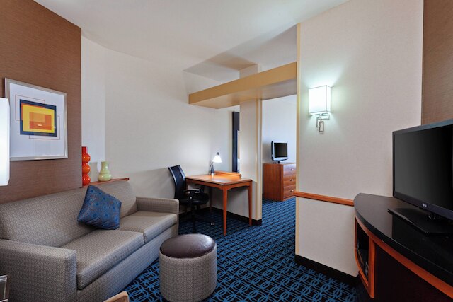 フェアフィールド イン & スイーツ バイ マリオット ロサンゼルス ウエスト コビーナ