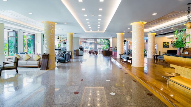 アイヤラ パレス