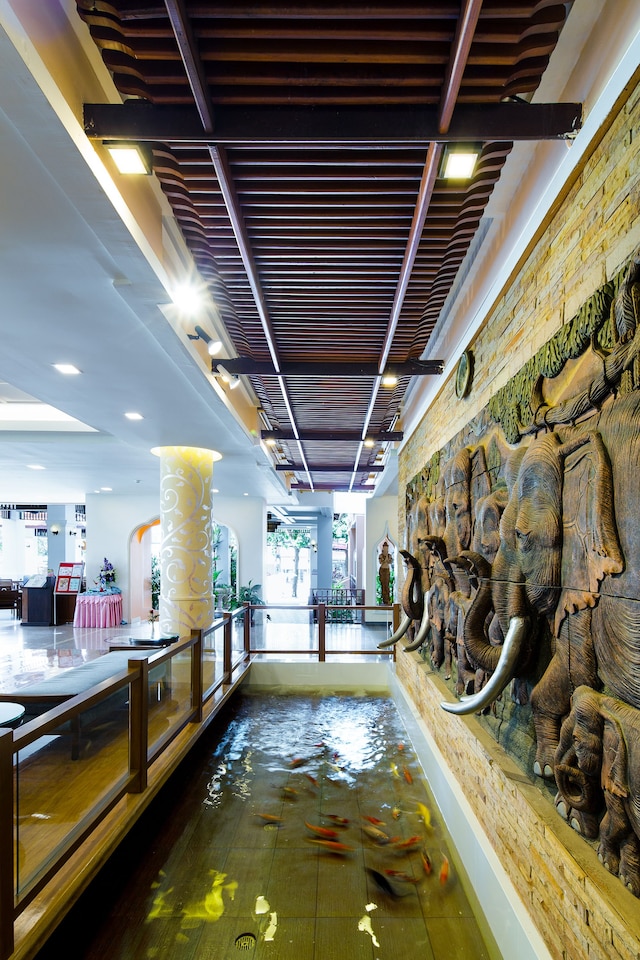 アイヤラ パレス