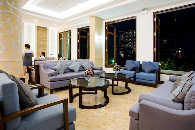 アイヤラ パレス