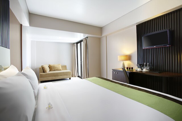 ホテル  サンティカ クタ バリ