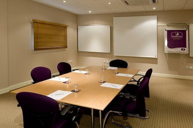 プレミア イン マンチェスター M56/J6 ルンガー レーン サウス