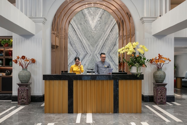 メイ デ ヴィル レイクサイド ホテル